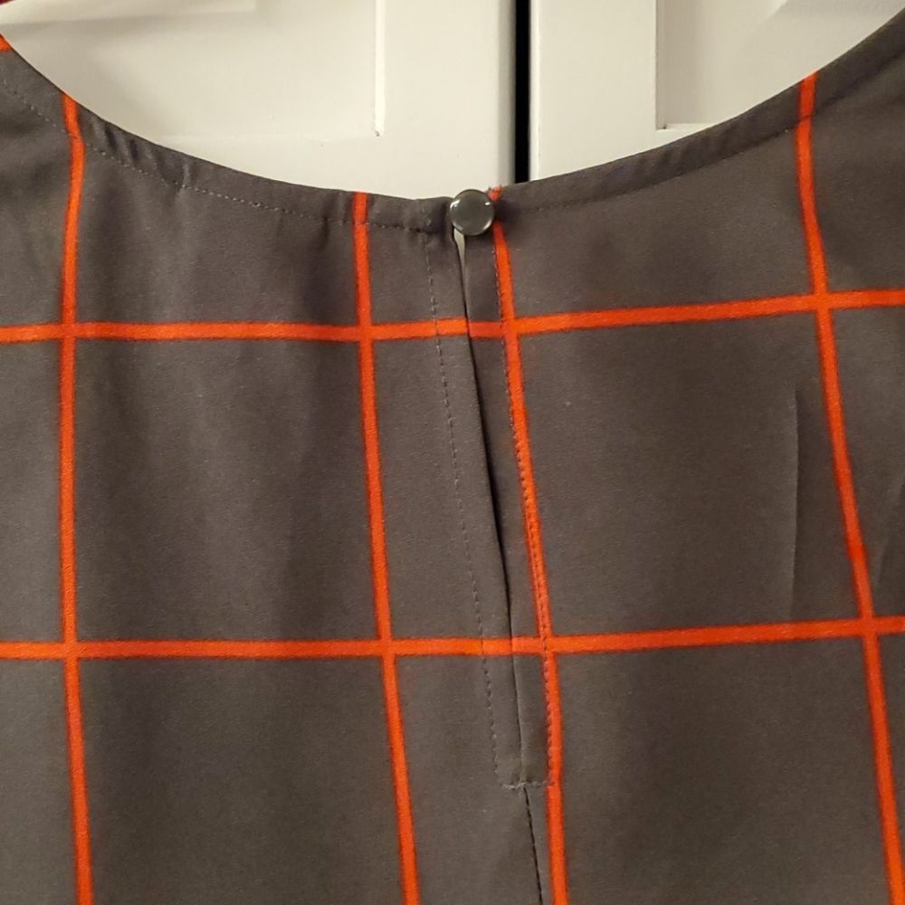Retro Design Great Top! - Picture 4 of 4